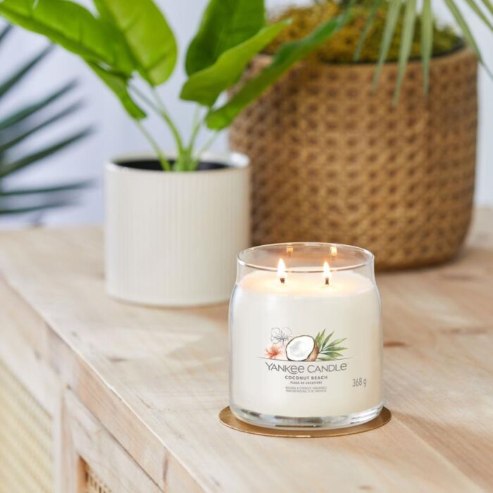 Yankee Candle Coconut Beach - Signature Medium Jar